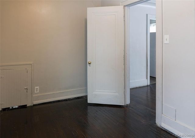 7260 Auburn Street, Detroit, MI 48228