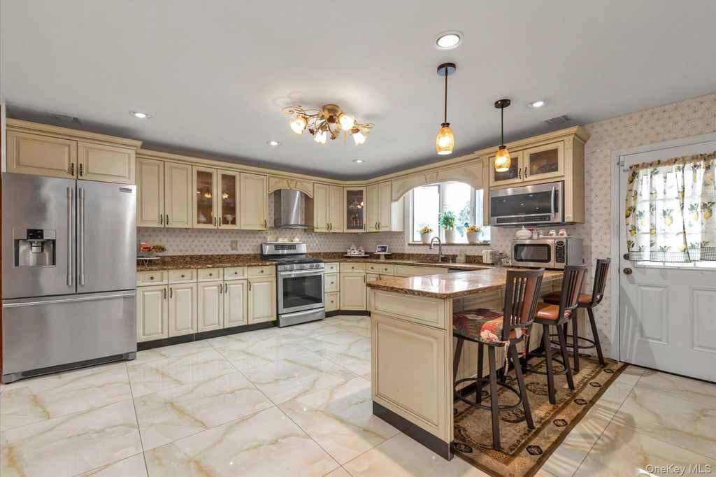 433 Atlantic Avenue, Freeport, NY 11520 — photo 5