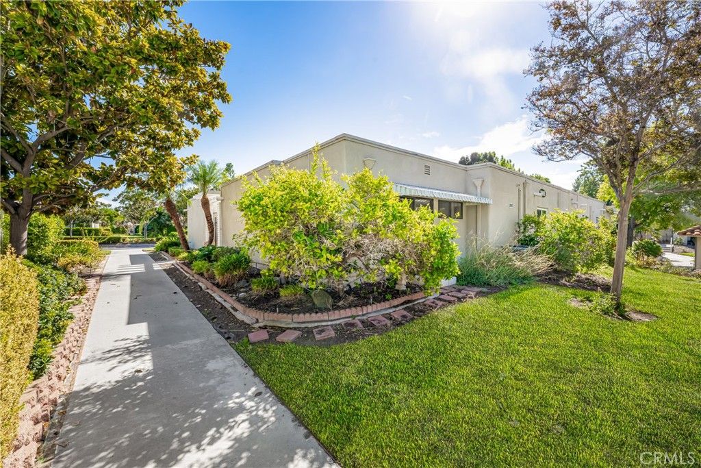 2005 Via Mariposa W D, Laguna Woods, CA 92637 — photo 3