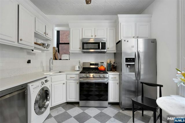 1112 Park Avenue 2L, Hoboken, NJ 07030