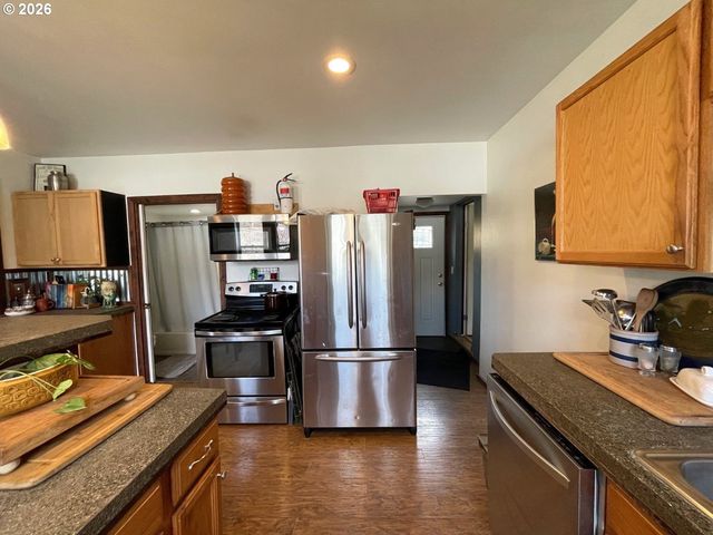 302 S ALDER St, Wallowa, OR 97885