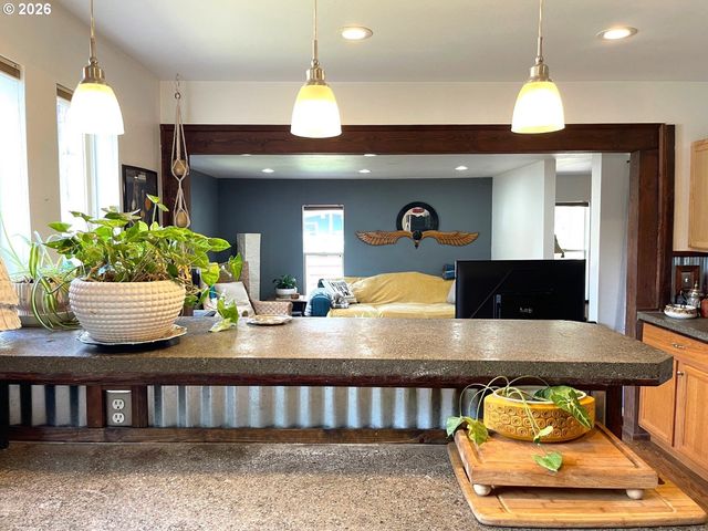 302 S ALDER St, Wallowa, OR 97885