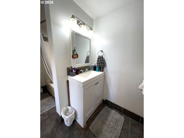 302 S ALDER St, Wallowa, OR 97885