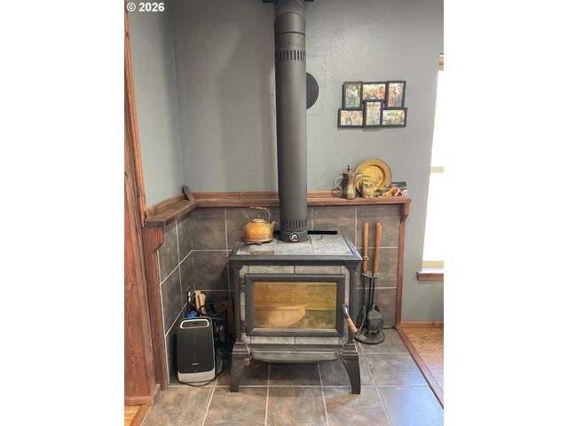 302 S ALDER St, Wallowa, OR 97885