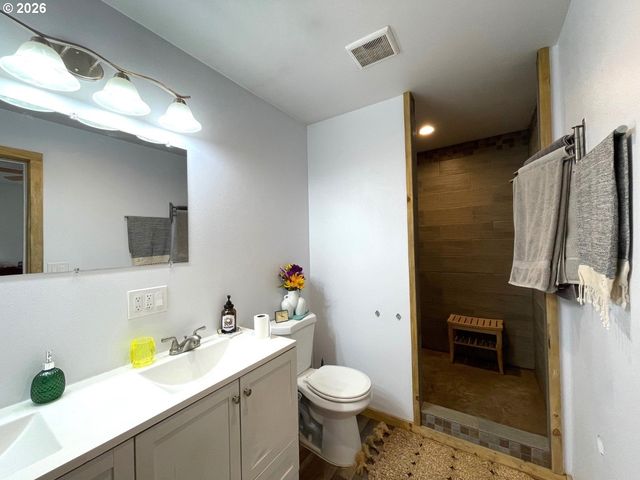 302 S ALDER St, Wallowa, OR 97885