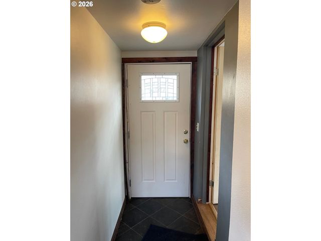 302 S ALDER St, Wallowa, OR 97885