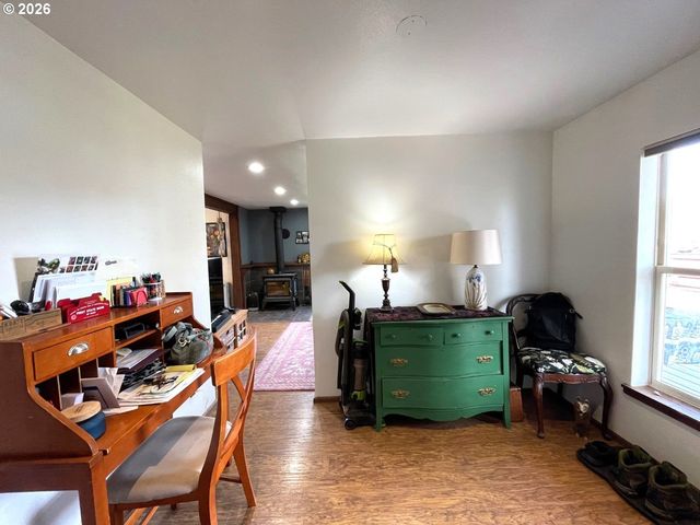 302 S ALDER St, Wallowa, OR 97885