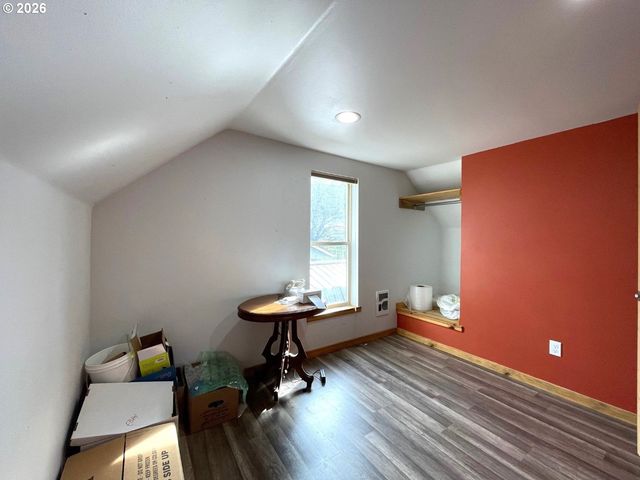 302 S ALDER St, Wallowa, OR 97885