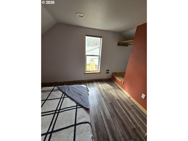 302 S ALDER St, Wallowa, OR 97885