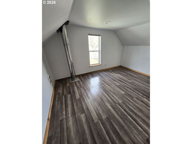 302 S ALDER St, Wallowa, OR 97885