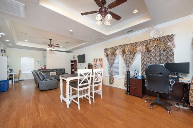 7032 Carmer Circ, Corpus Christi, TX 78413