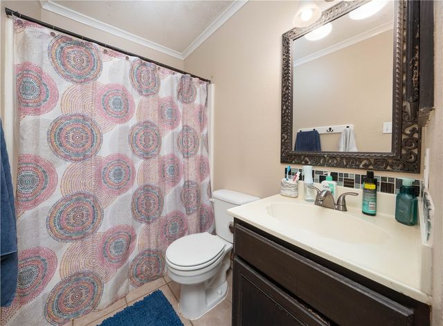 7032 Carmer Circ, Corpus Christi, TX 78413