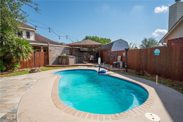 7032 Carmer Circ, Corpus Christi, TX 78413