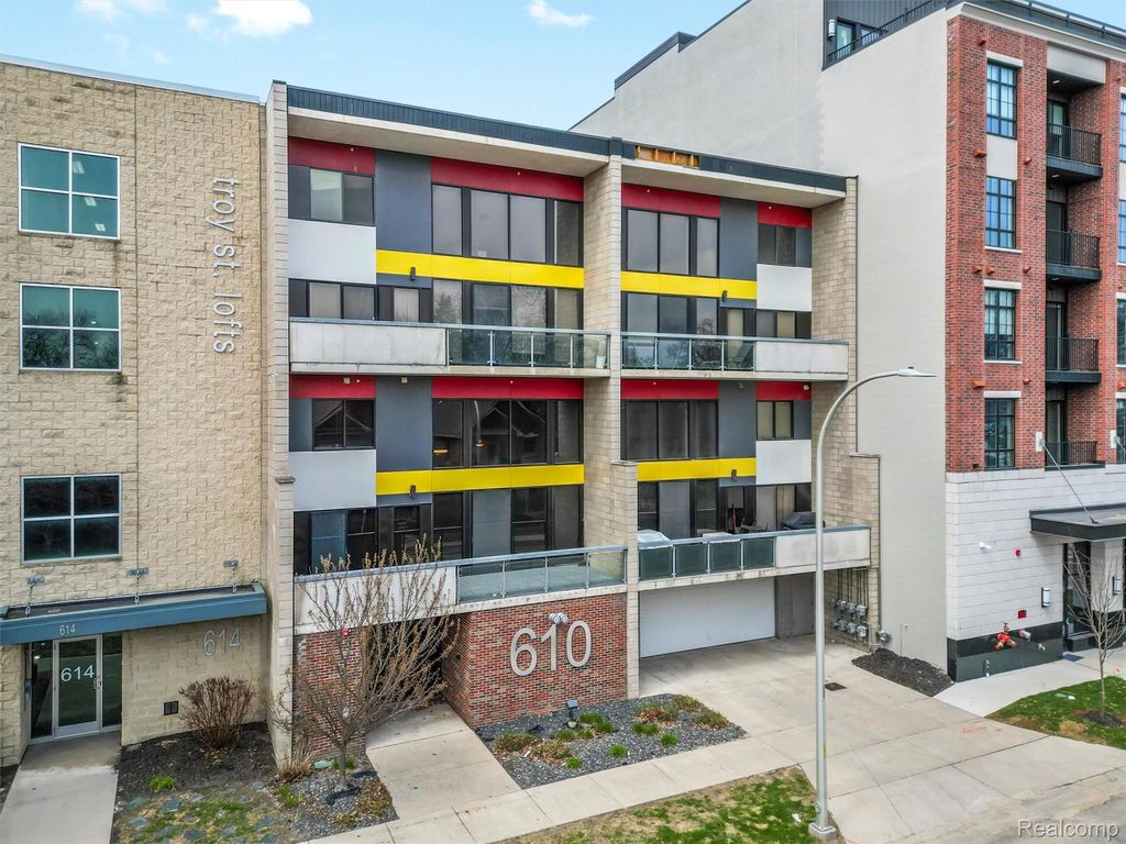 610 S Troy Street 102, Royal Oak, MI 48067