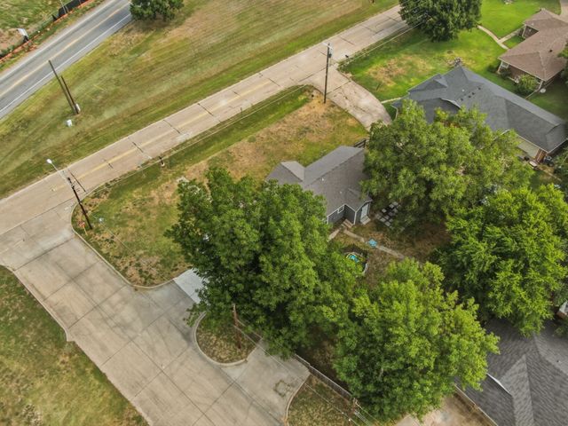 500 Old Telico Road, Ennis, TX 75119