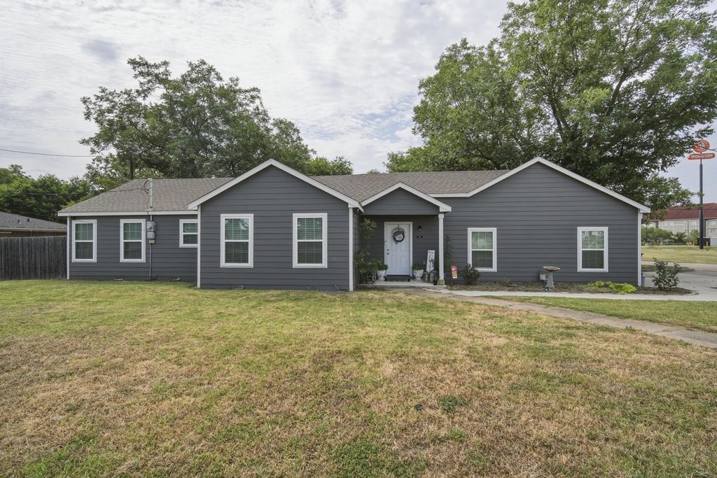 500 Old Telico Road, Ennis, TX 75119