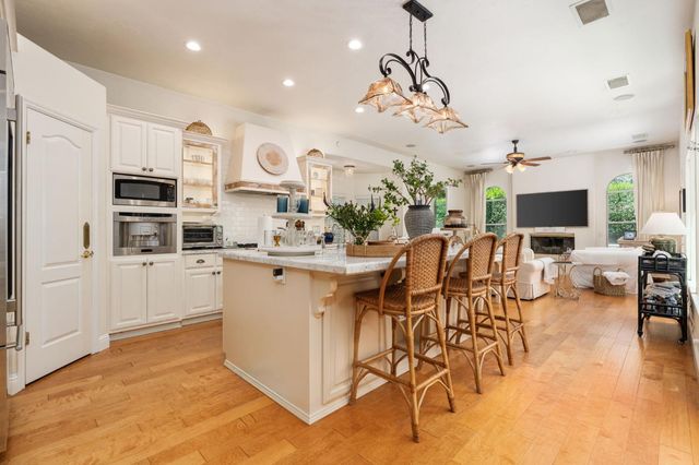 361 W Warwick Avenue, Clovis, CA 93619
