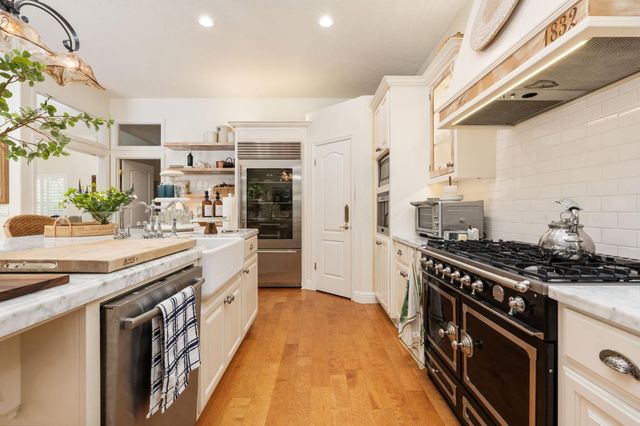 361 W Warwick Avenue, Clovis, CA 93619
