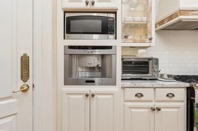 361 W Warwick Avenue, Clovis, CA 93619