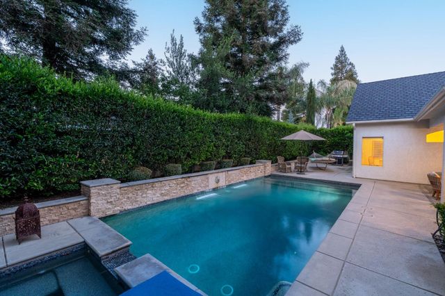 361 W Warwick Avenue, Clovis, CA 93619