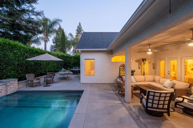 361 W Warwick Avenue, Clovis, CA 93619