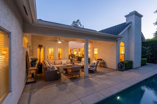 361 W Warwick Avenue, Clovis, CA 93619