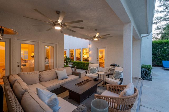 361 W Warwick Avenue, Clovis, CA 93619