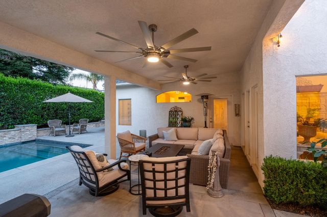 361 W Warwick Avenue, Clovis, CA 93619
