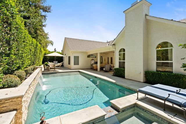 361 W Warwick Avenue, Clovis, CA 93619