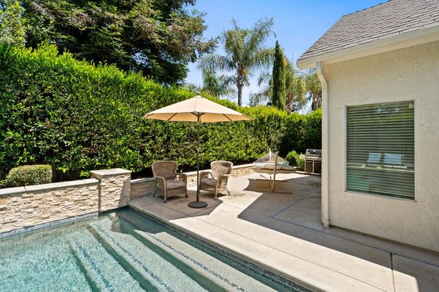 361 W Warwick Avenue, Clovis, CA 93619