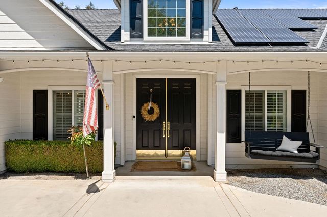 361 W Warwick Avenue, Clovis, CA 93619