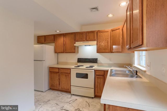 1266 HUNTERS RIDGE DR, Mechanicsburg, PA 17050