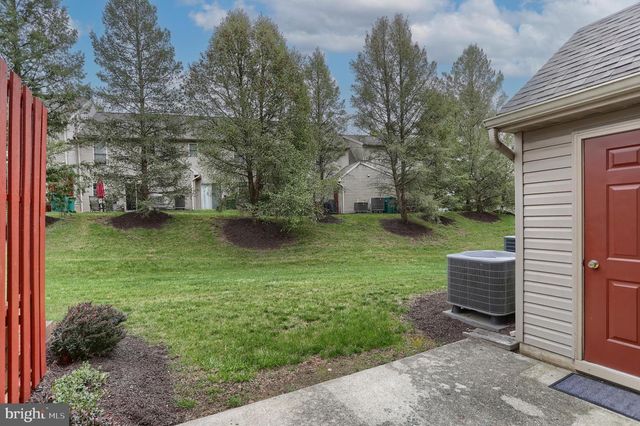 1266 HUNTERS RIDGE DR, Mechanicsburg, PA 17050
