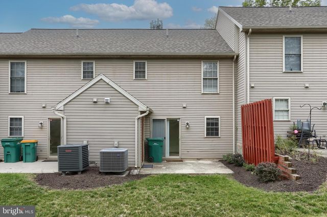 1266 HUNTERS RIDGE DR, Mechanicsburg, PA 17050