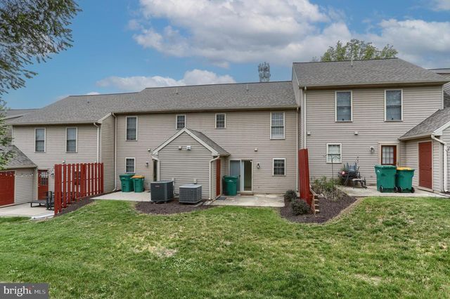 1266 HUNTERS RIDGE DR, Mechanicsburg, PA 17050