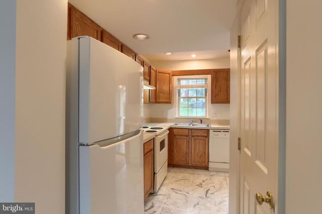 1266 HUNTERS RIDGE DR, Mechanicsburg, PA 17050