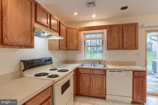 1266 HUNTERS RIDGE DR, Mechanicsburg, PA 17050