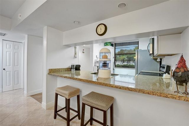 1502 Whitehall Dr 106, Davie, FL 33324