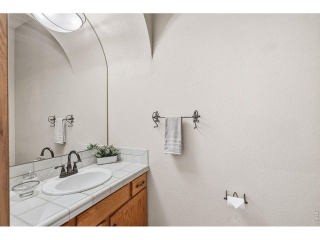 535 Lakeside Pl, Windsor, CO 80550