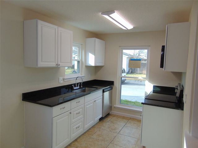 9914 Cedar Mountain Circle, Dallas, TX 75217