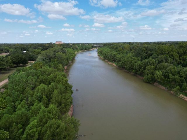 602 Riveredge Drive, Richmond, TX 77406