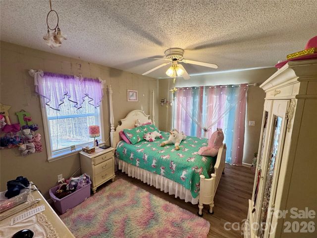 650 Creekside Drive, Maggie Valley, NC 28751