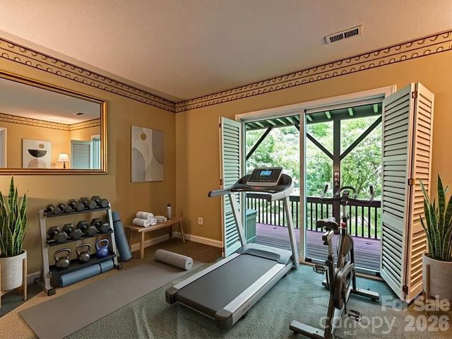 650 Creekside Drive, Maggie Valley, NC 28751