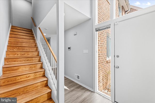 1431 GREENMONT CT, Reston, VA 20190