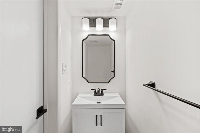 1431 GREENMONT CT, Reston, VA 20190