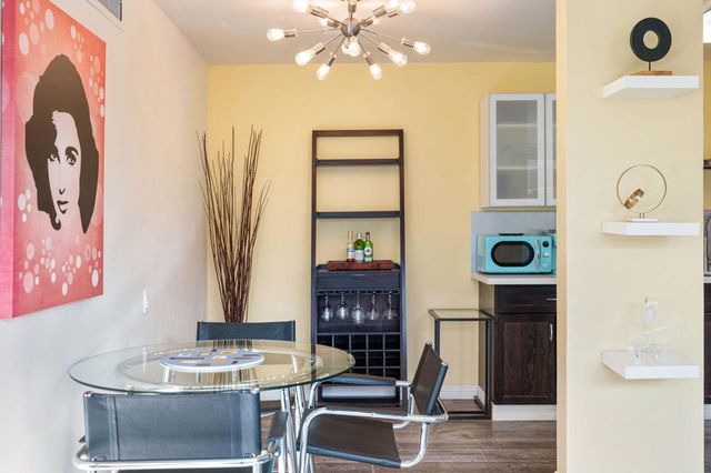 1111 E Palm Canyon Drive 122, Palm Springs, CA 92264