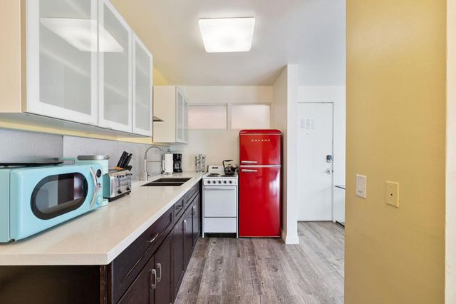 1111 E Palm Canyon Drive 122, Palm Springs, CA 92264