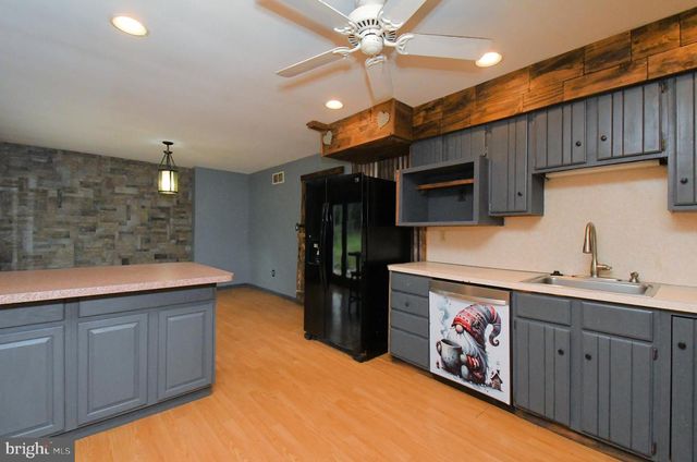 87 HELLBERG AVE, Chalfont, PA 18914