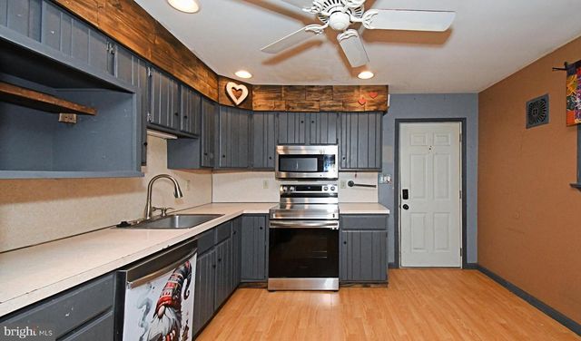 87 HELLBERG AVE, Chalfont, PA 18914