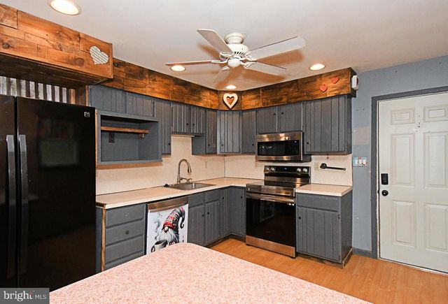 87 HELLBERG AVE, Chalfont, PA 18914